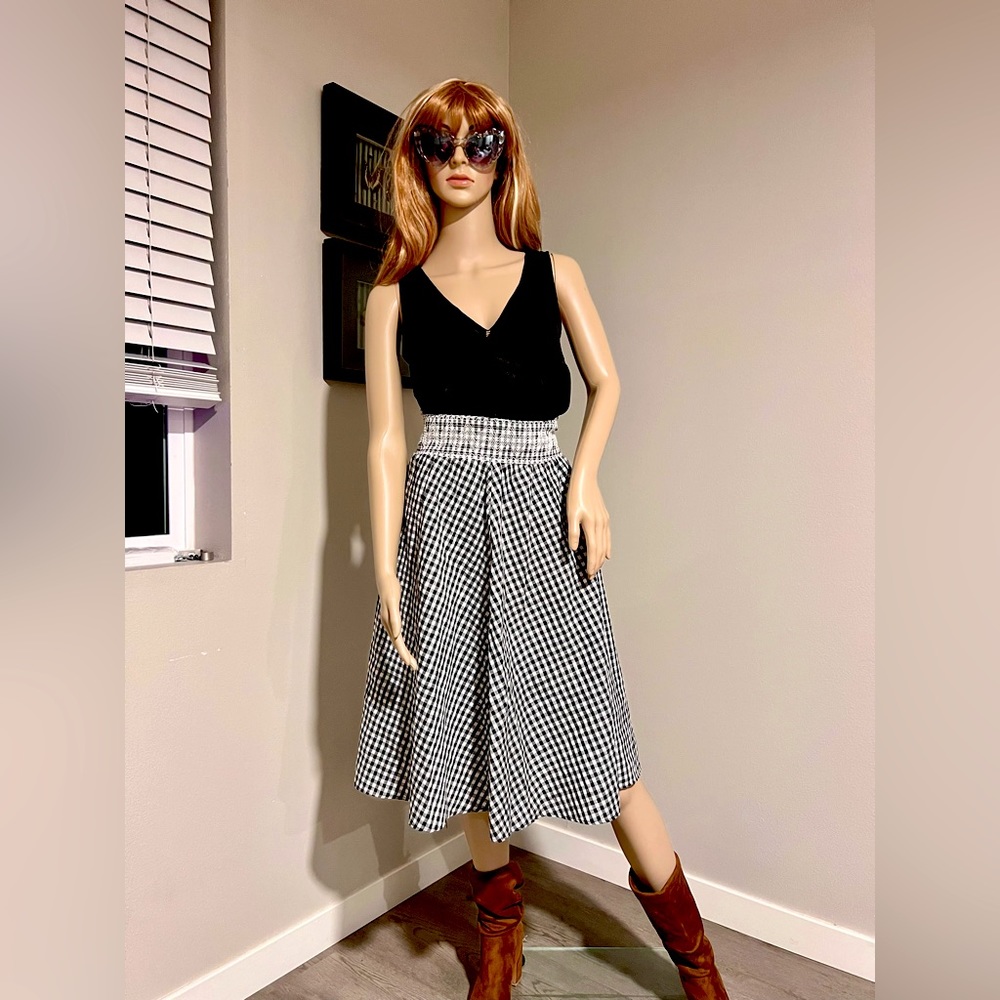 Checker skirt and Black shirt outfit